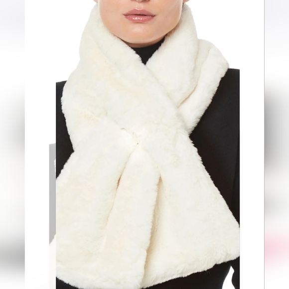 NWT Apparis Bambi Faux Fur Scarf Ivory ONE Size Fits All - Picture 1 of 10